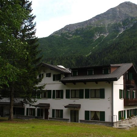 Casa Alpina Don Guanella Bed & Breakfast Macugnaga Exterior foto