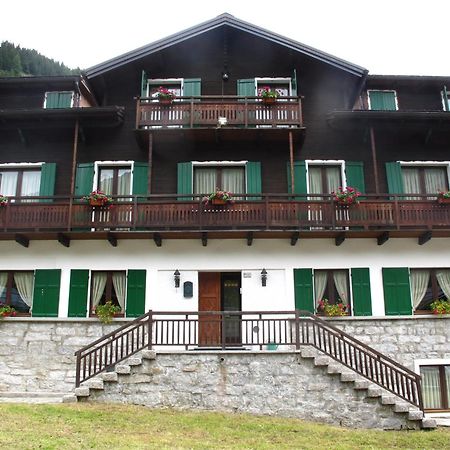 Casa Alpina Don Guanella Bed & Breakfast Macugnaga Exterior foto