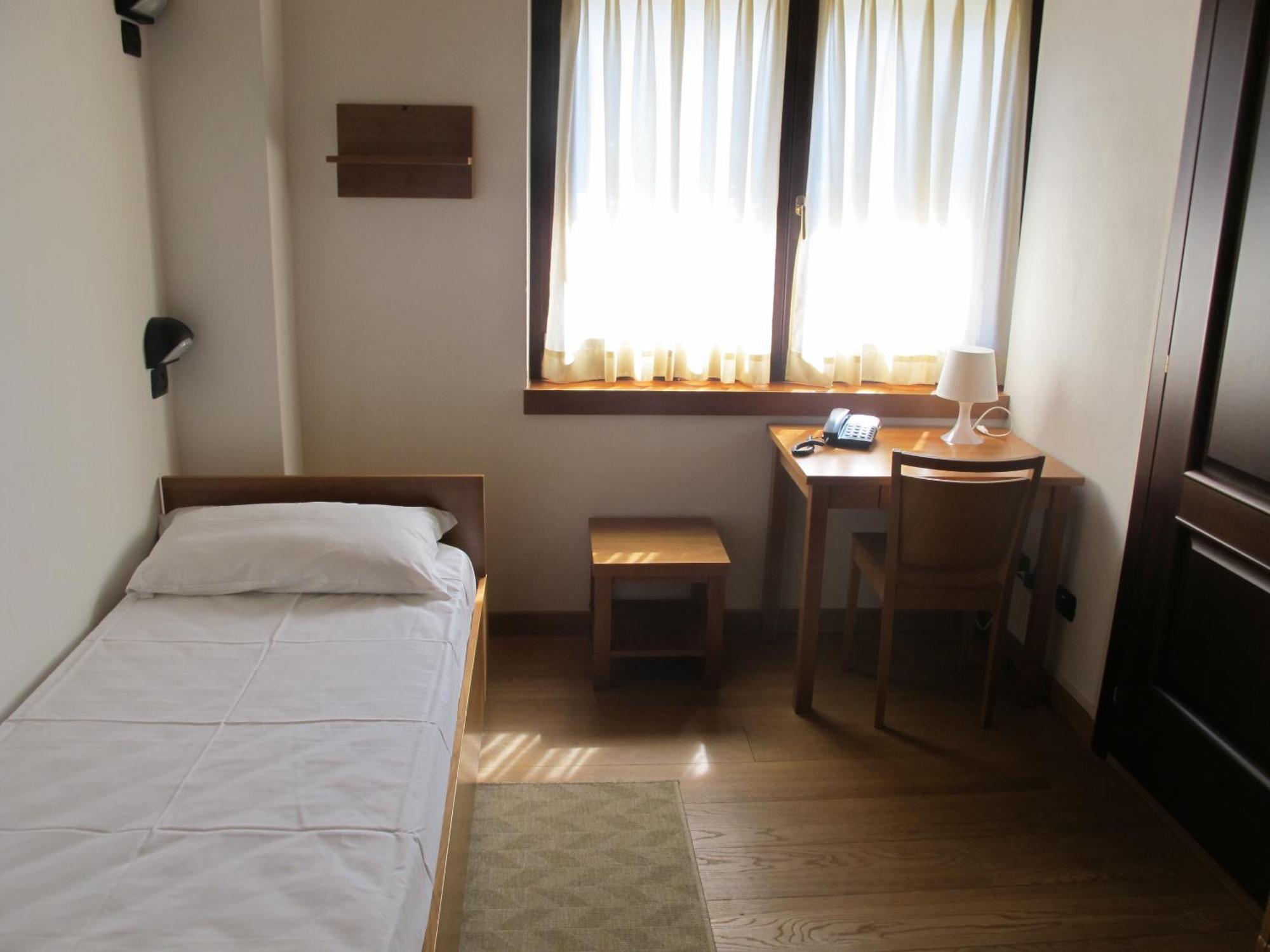 Casa Alpina Don Guanella Bed & Breakfast Macugnaga Exterior foto