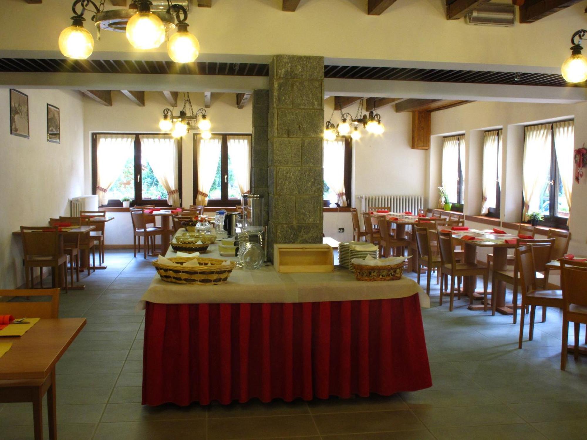 Casa Alpina Don Guanella Bed & Breakfast Macugnaga Exterior foto