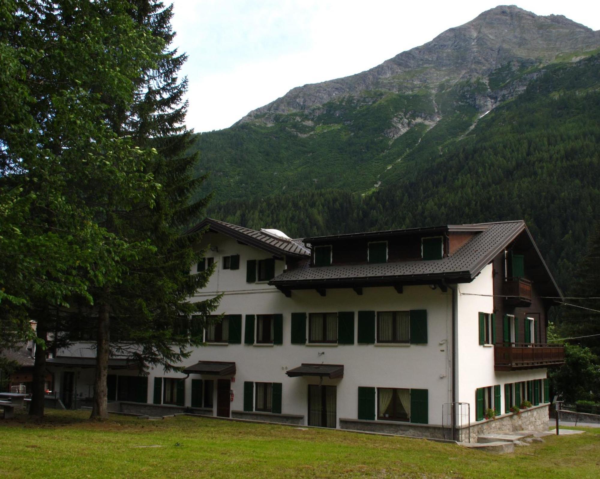 Casa Alpina Don Guanella Bed & Breakfast Macugnaga Exterior foto
