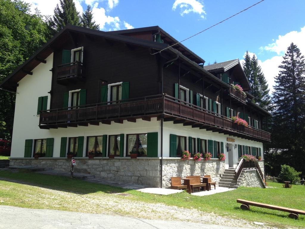 Casa Alpina Don Guanella Bed & Breakfast Macugnaga Exterior foto